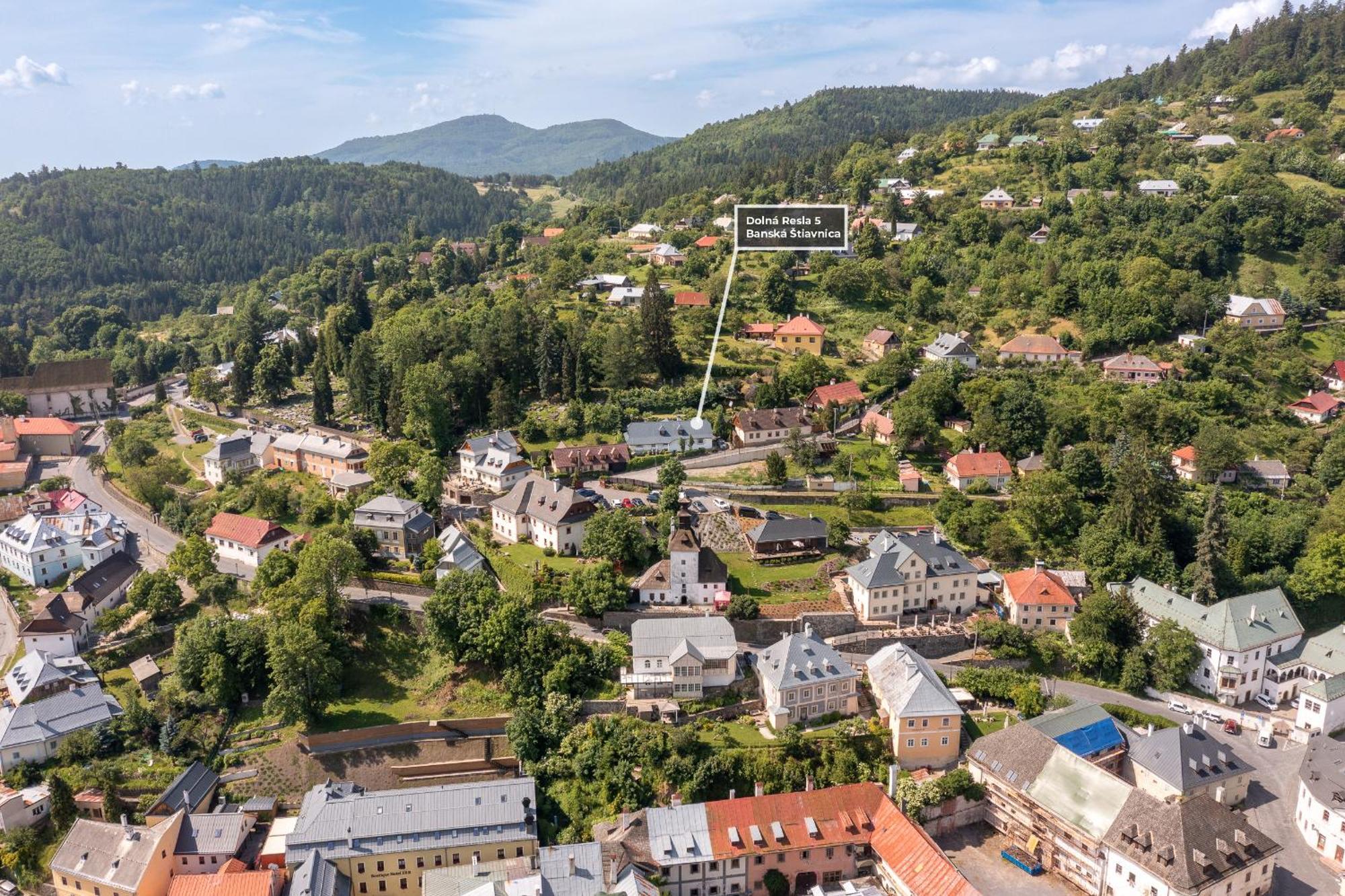Villa Amalia, Centrum Banska Stiavnica, Parkovanie Pre 2 Auta, Velka Zahrada S Krbom, Cela Villa Amalia Pre 14 Osob Alebo Samostatne Nezavisle Prve Podlazie Villa Ama Pre 6 Osob Alebo Samostatne Nezavisle Podkrovie Villa Lia Pre 8 Osob,Pristup Cez Pi Exterior foto