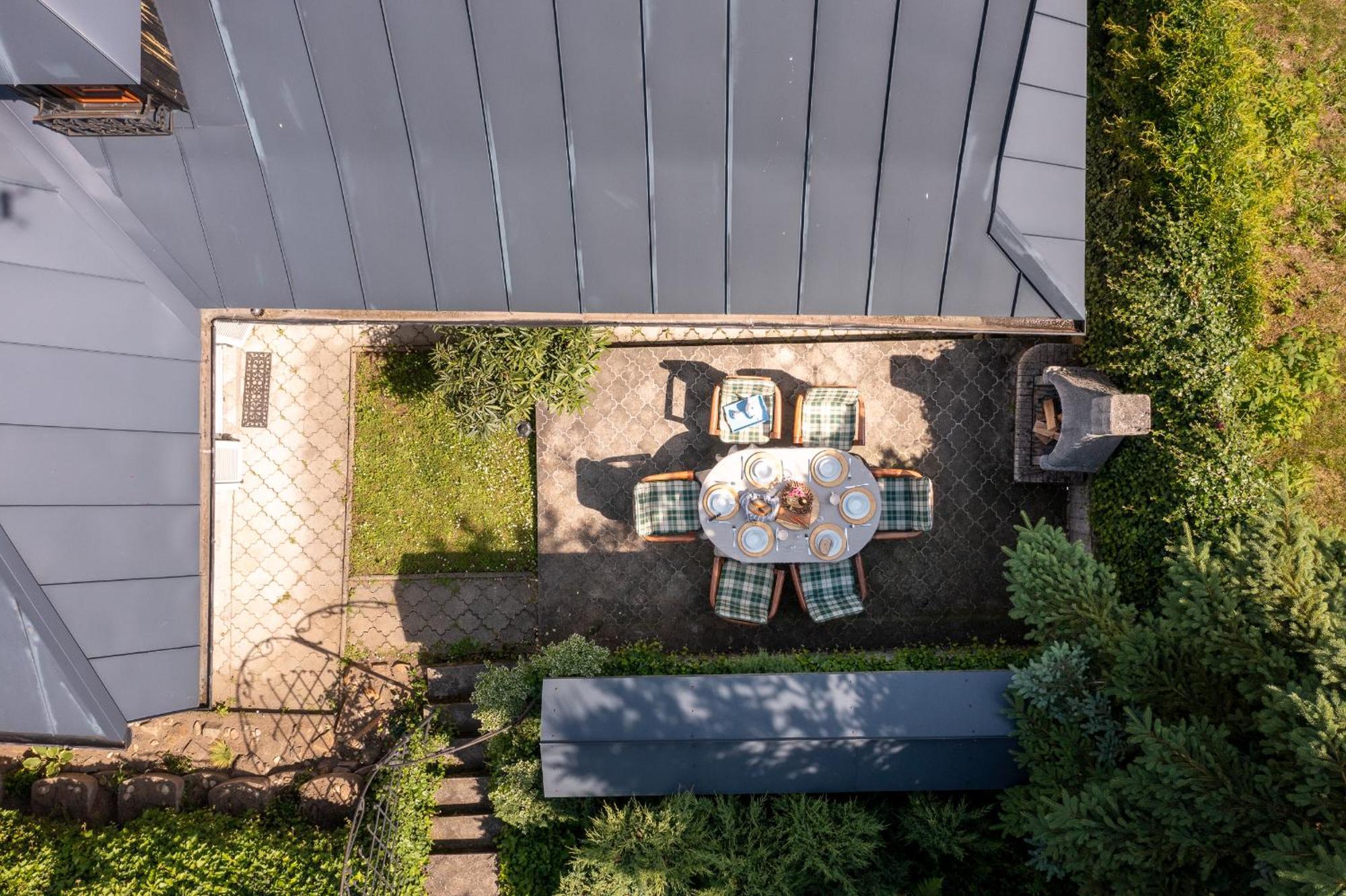 Villa Amalia, Centrum Banska Stiavnica, Parkovanie Pre 2 Auta, Velka Zahrada S Krbom, Cela Villa Amalia Pre 14 Osob Alebo Samostatne Nezavisle Prve Podlazie Villa Ama Pre 6 Osob Alebo Samostatne Nezavisle Podkrovie Villa Lia Pre 8 Osob,Pristup Cez Pi Exterior foto